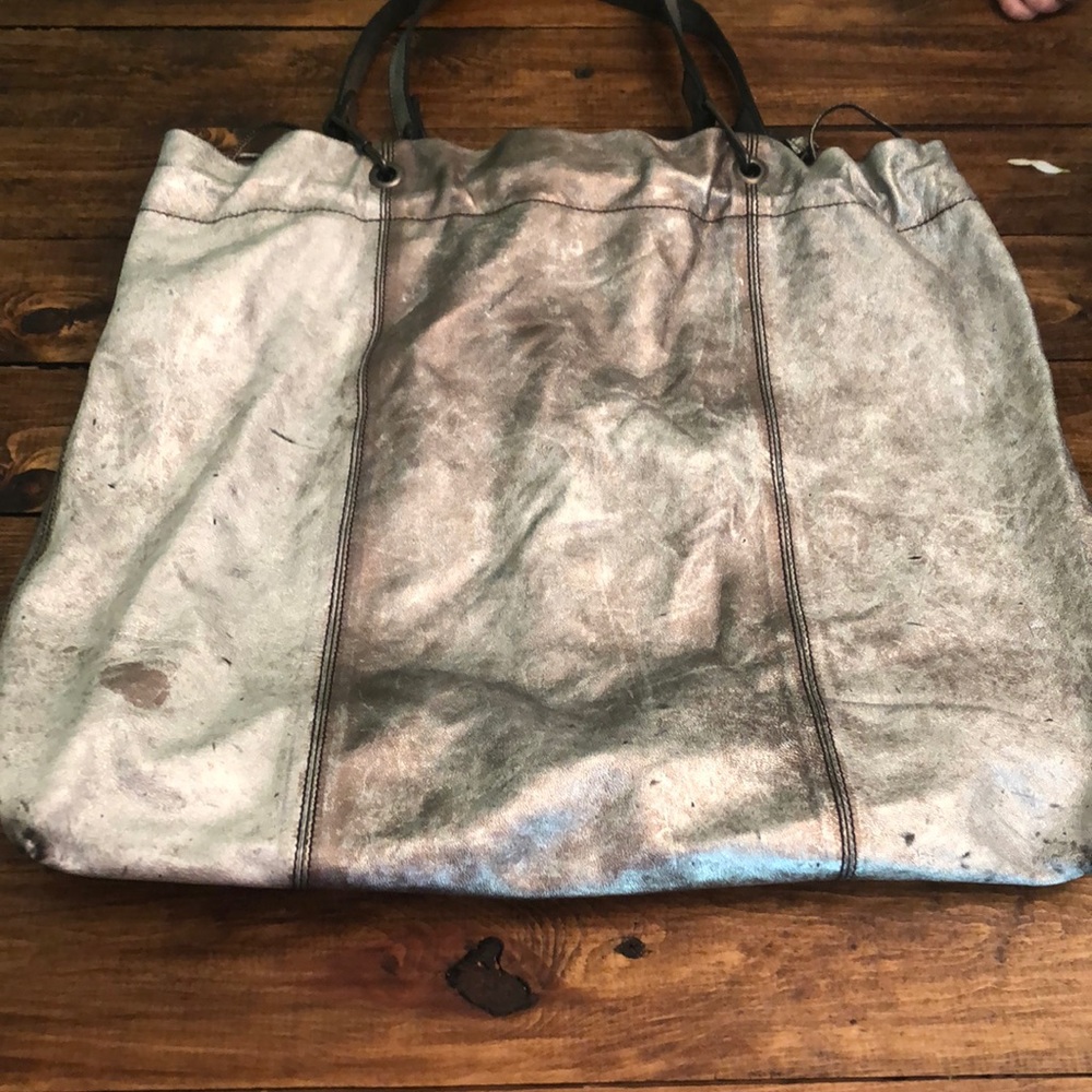 BURBERRY DISTRESSED TOTE - Picture 6 of 7